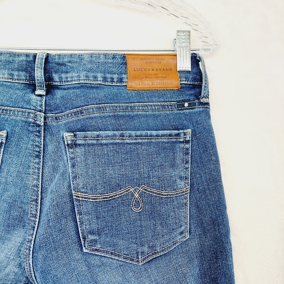 Lucky Brand Blue Denim Light Wash Blue Classic Five Pockets Jeans P3588 - Picture 6 of 11